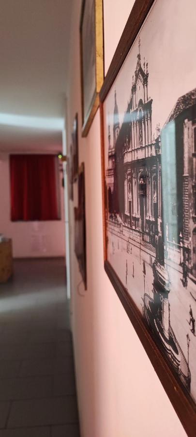 カターニアDowntown Vicino Al Duomoアパートメント エクステリア 写真